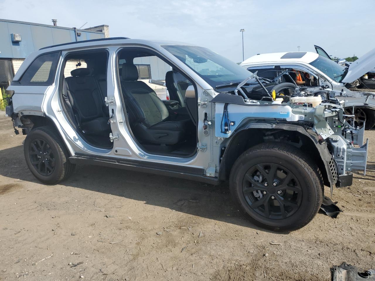 2024 JEEP GRAND CHER - Image 4