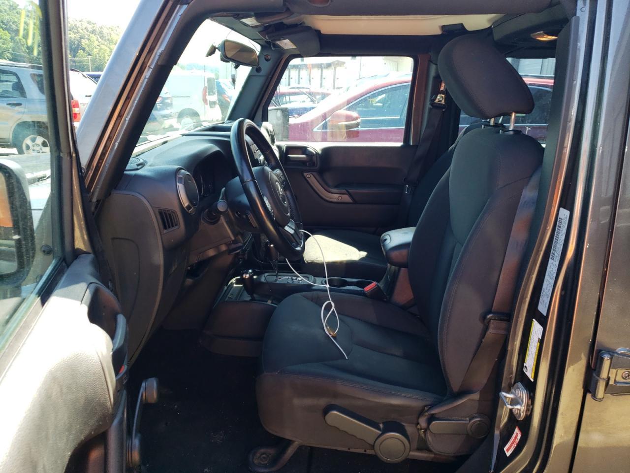 2017 JEEP WRANGLER U - Image 7