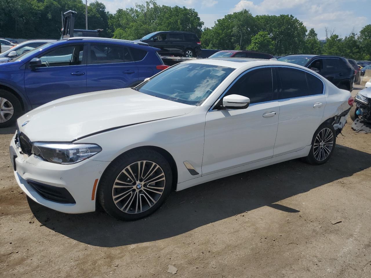 2019 BMW 530 XI car image