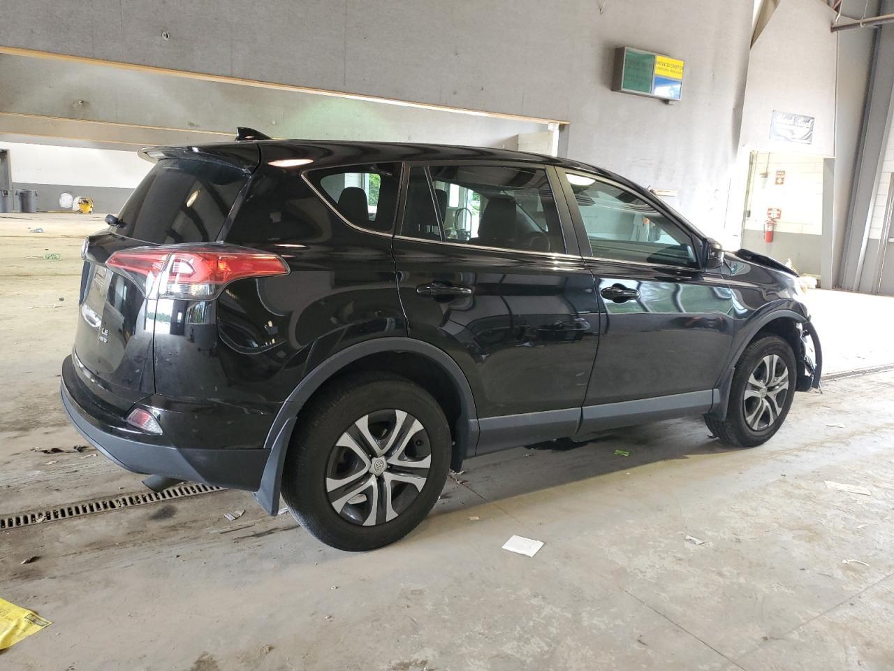 2018 TOYOTA RAV4 LE - Фото 3