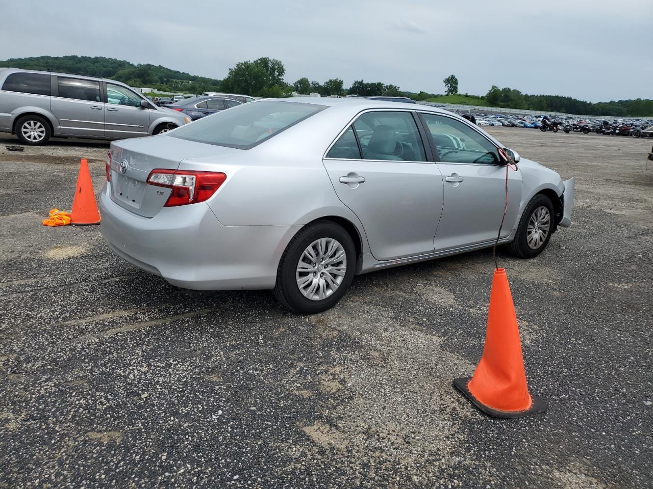 2014 TOYOTA CAMRY L - Фото 3