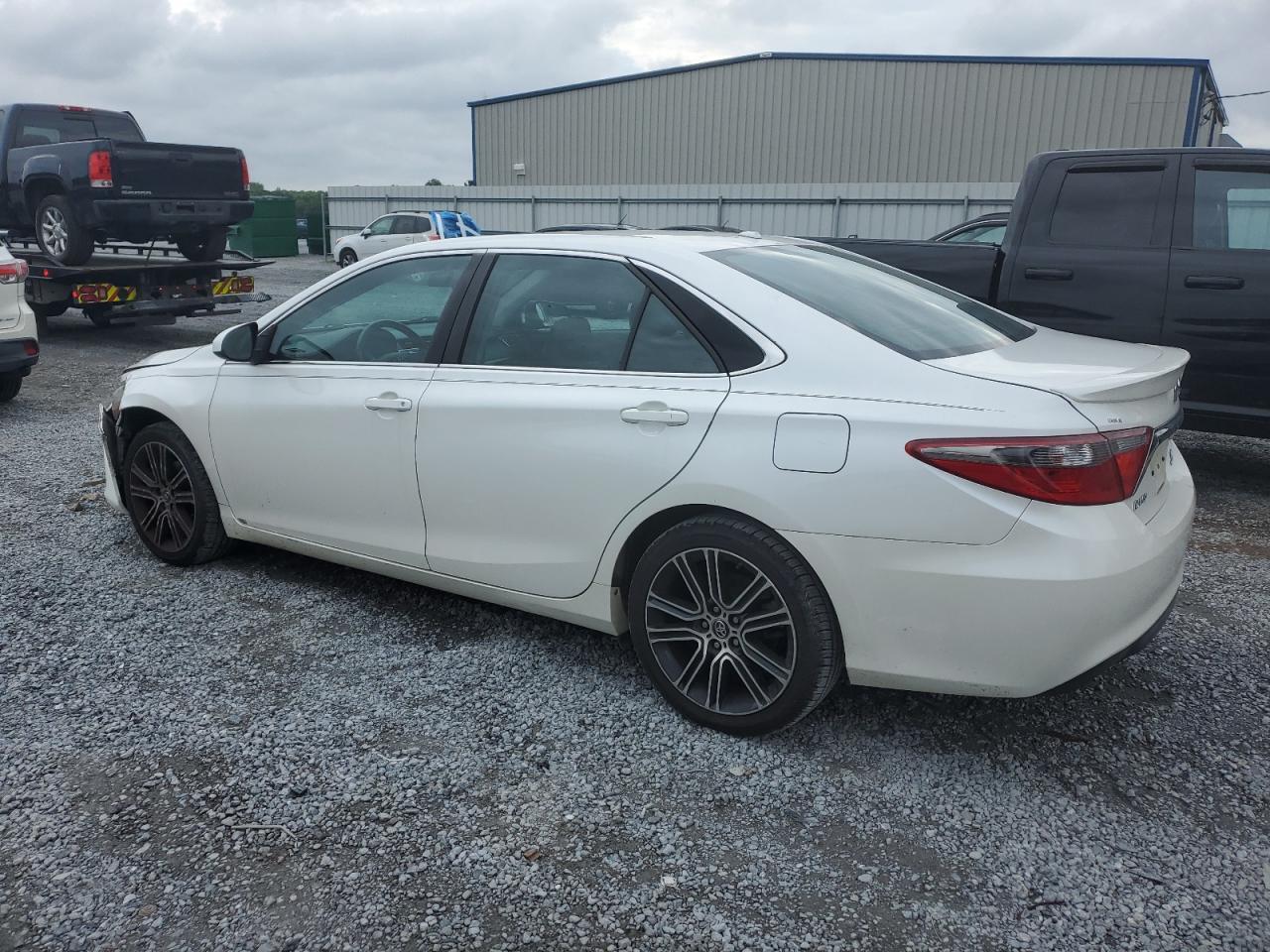 2016 TOYOTA CAMRY LE - Фото 2