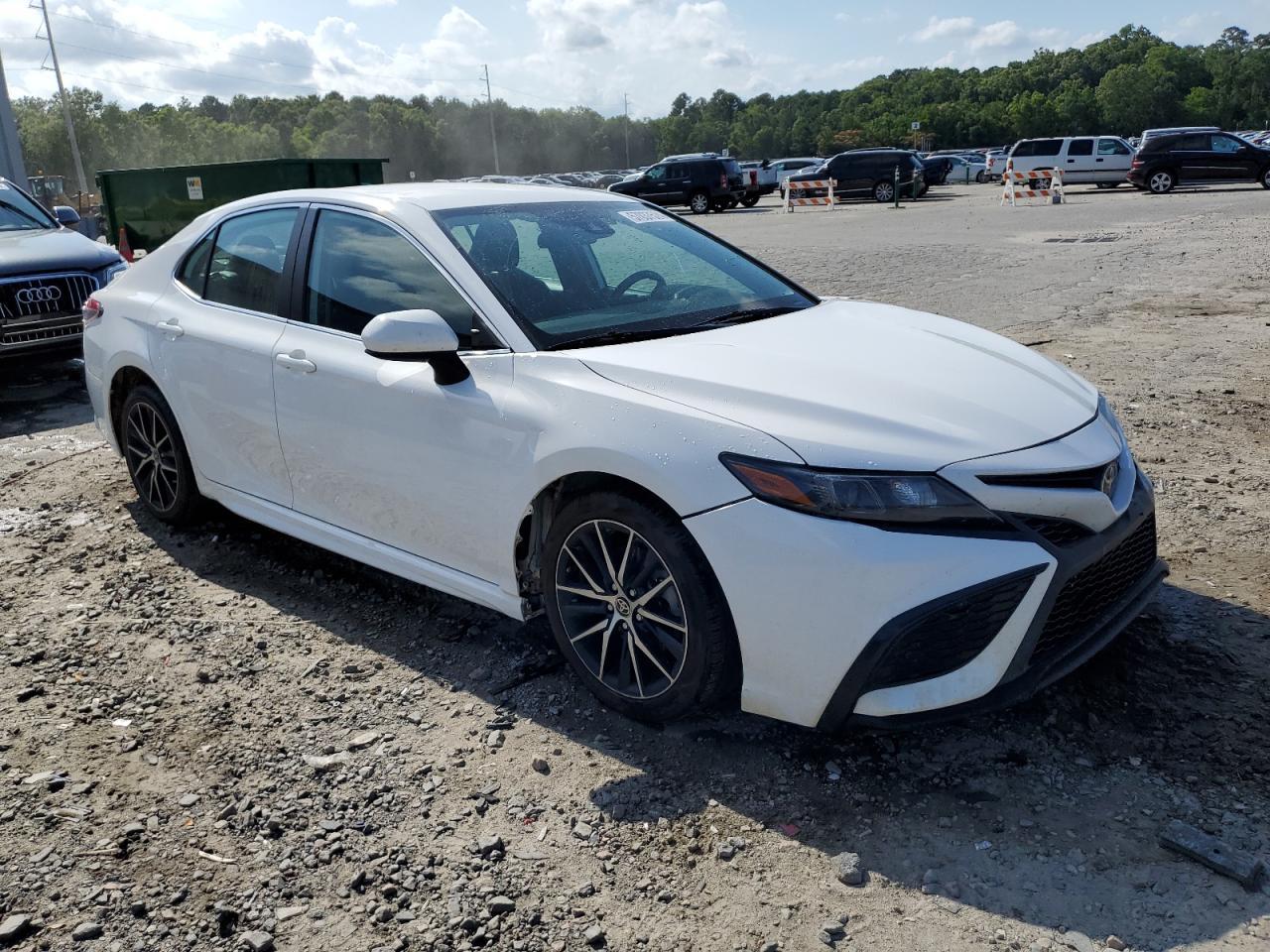 2021 TOYOTA CAMRY SE - Image 4