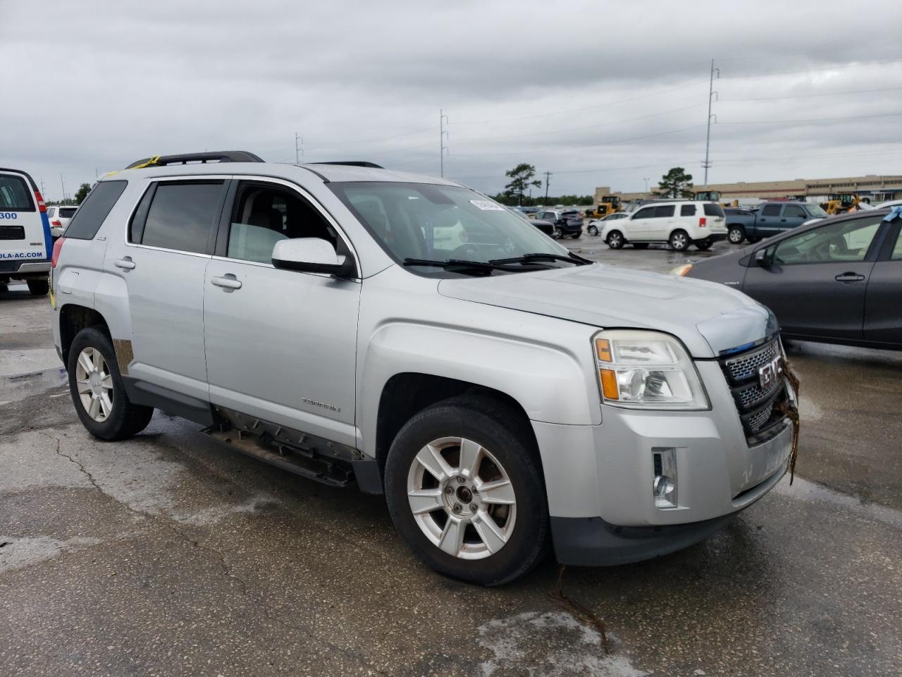 2013 GMC TERRAIN SL - Image 4