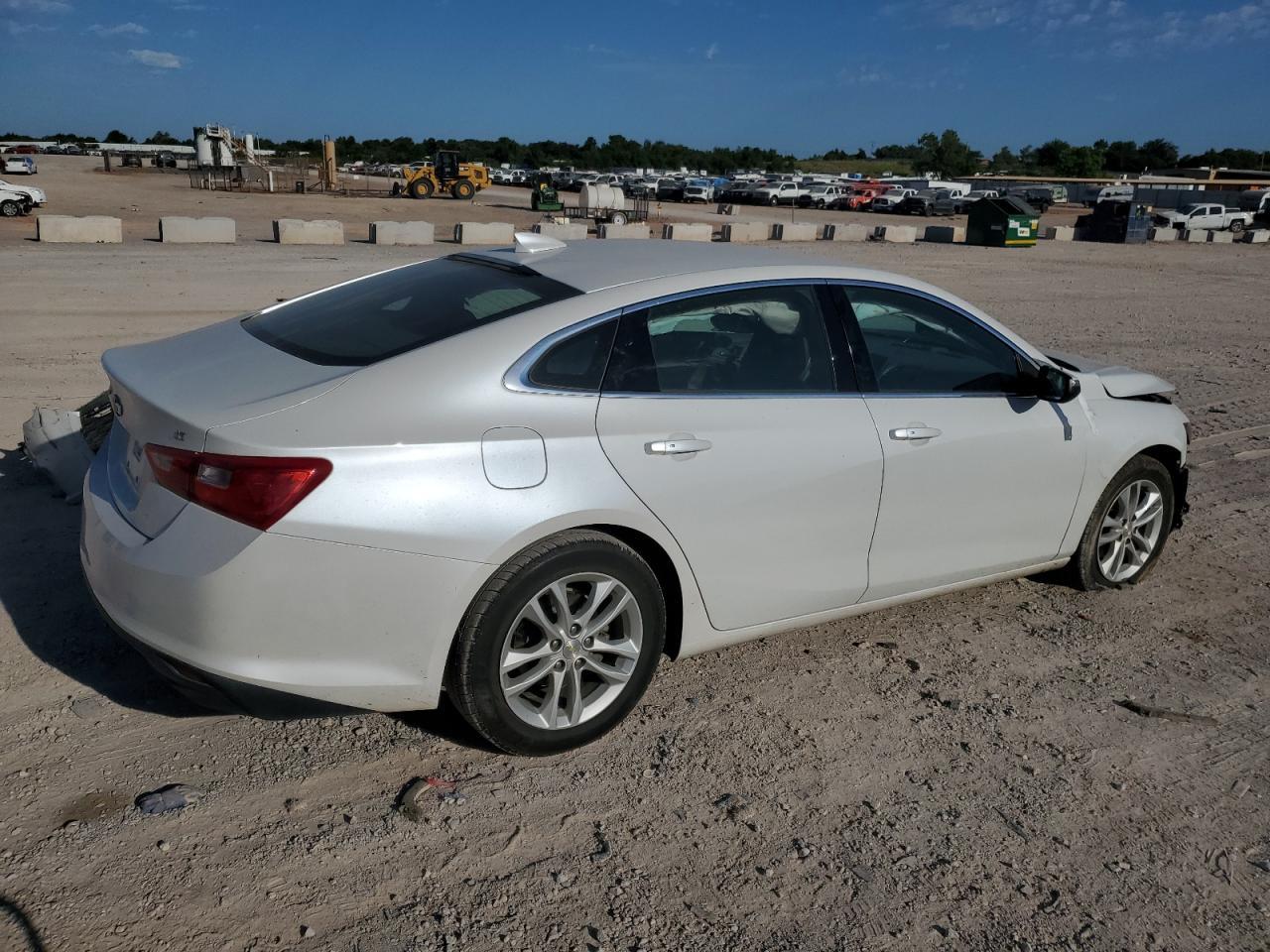 2017 CHEVROLET MALIBU LT - Image 3