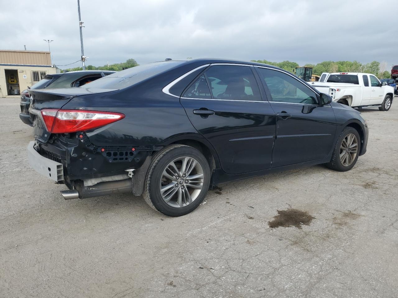 2015 TOYOTA CAMRY LE - Фото 3