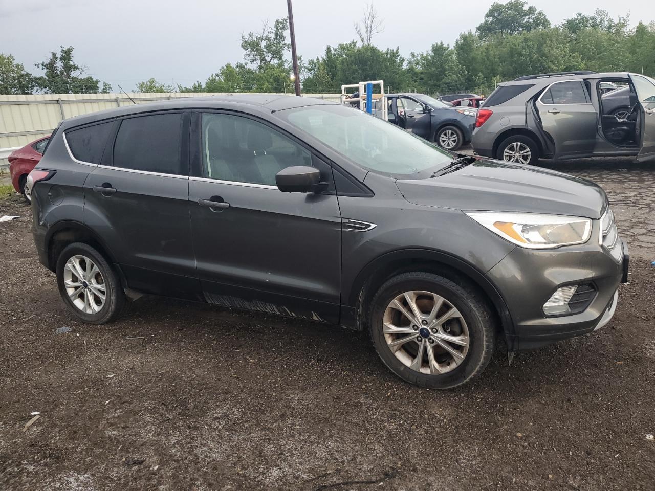 2017 FORD ESCAPE SE - Фото 4