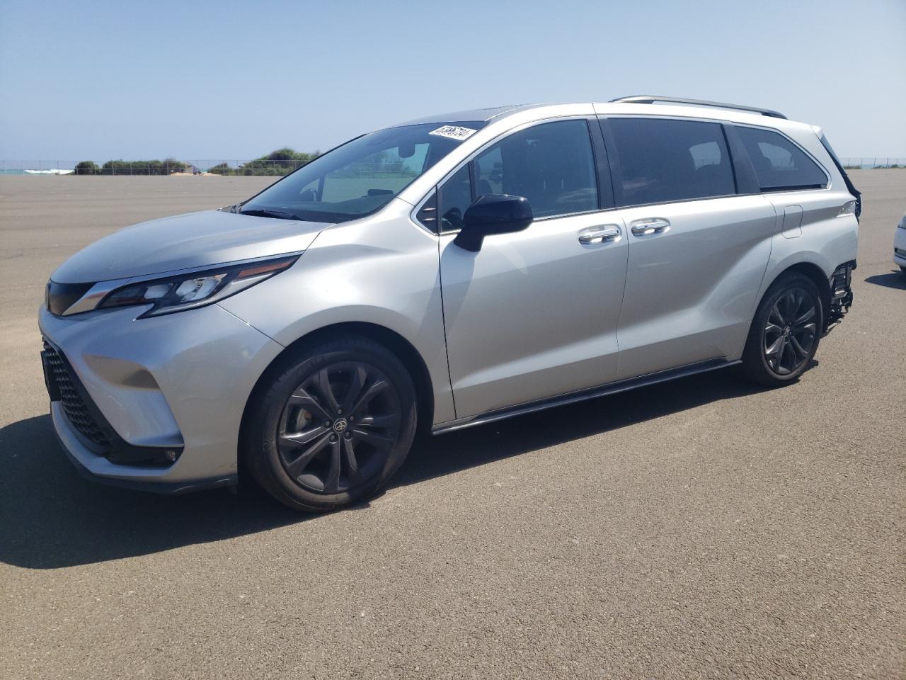 2022 TOYOTA SIENNA XSE car image