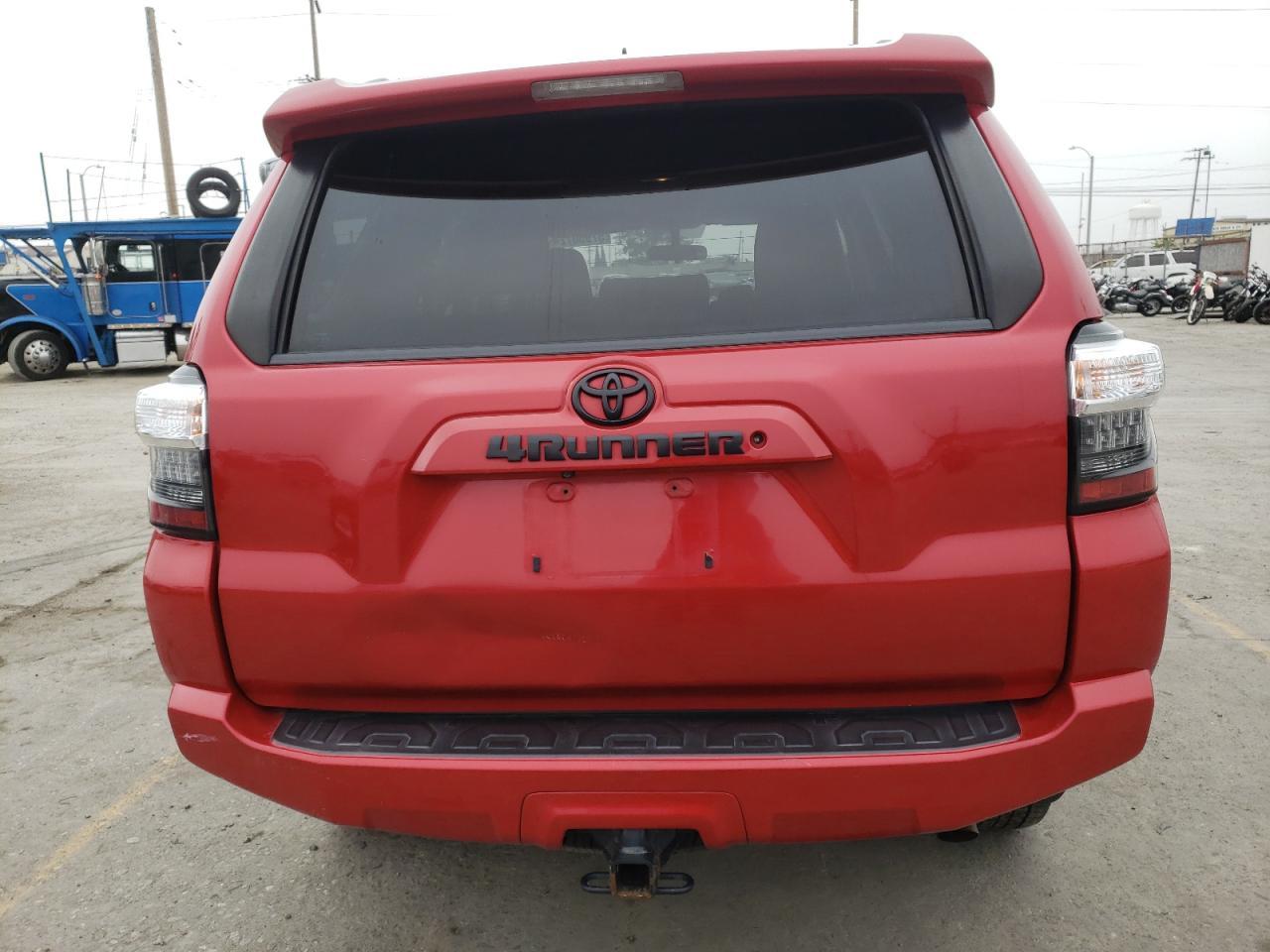 2019 TOYOTA 4RUNNER SR - Image 6