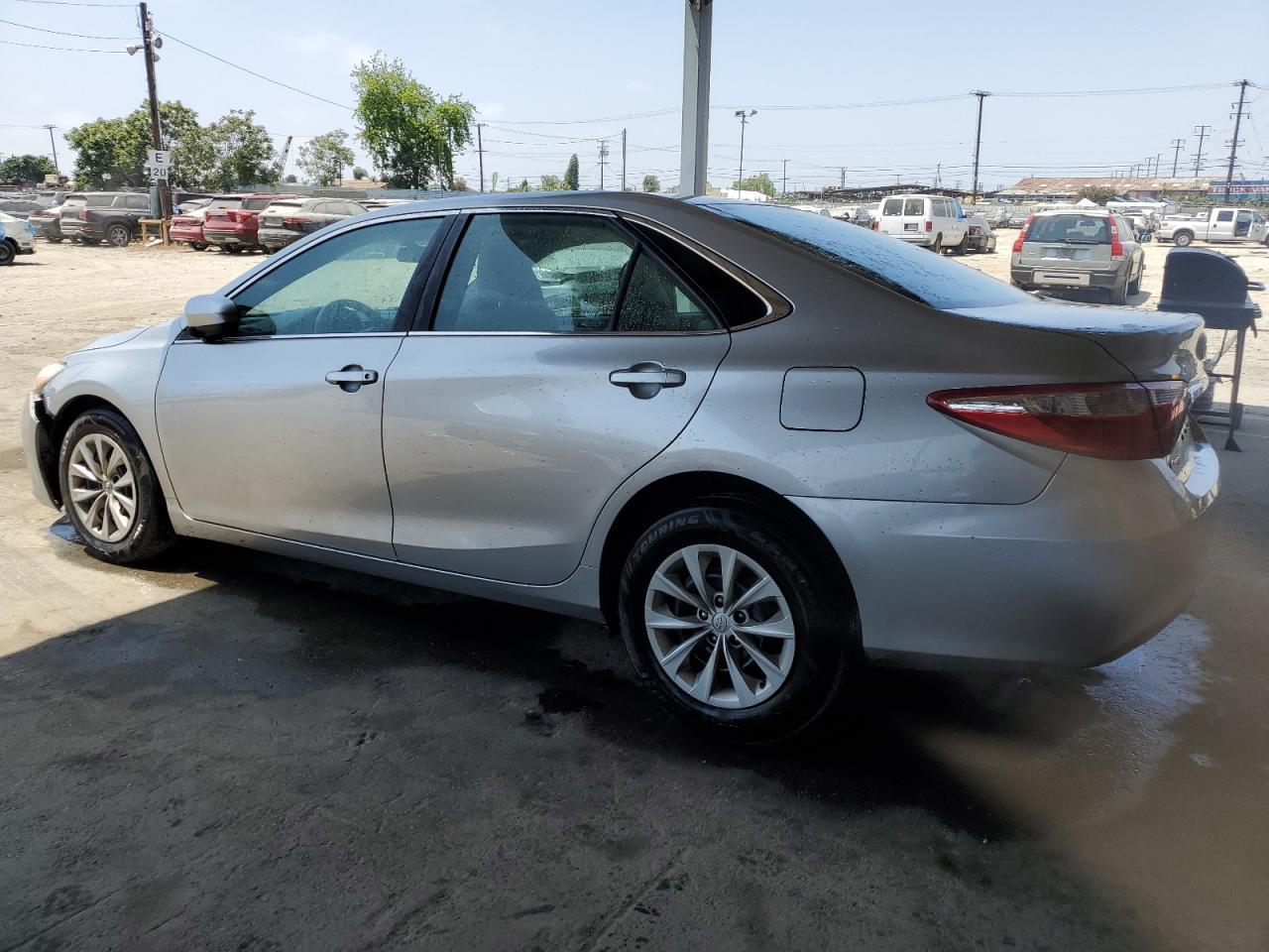 2015 TOYOTA CAMRY LE - Image 2