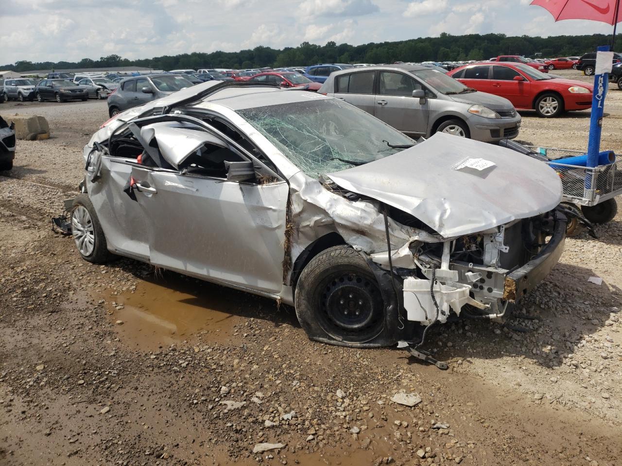 2014 TOYOTA CAMRY L - Image 4
