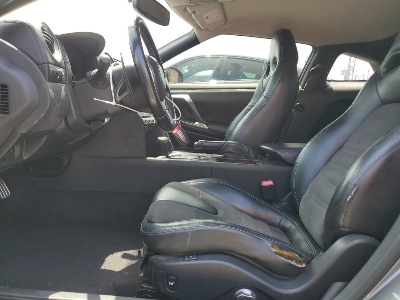 2010 NISSAN GT-R BASE - Фото 7