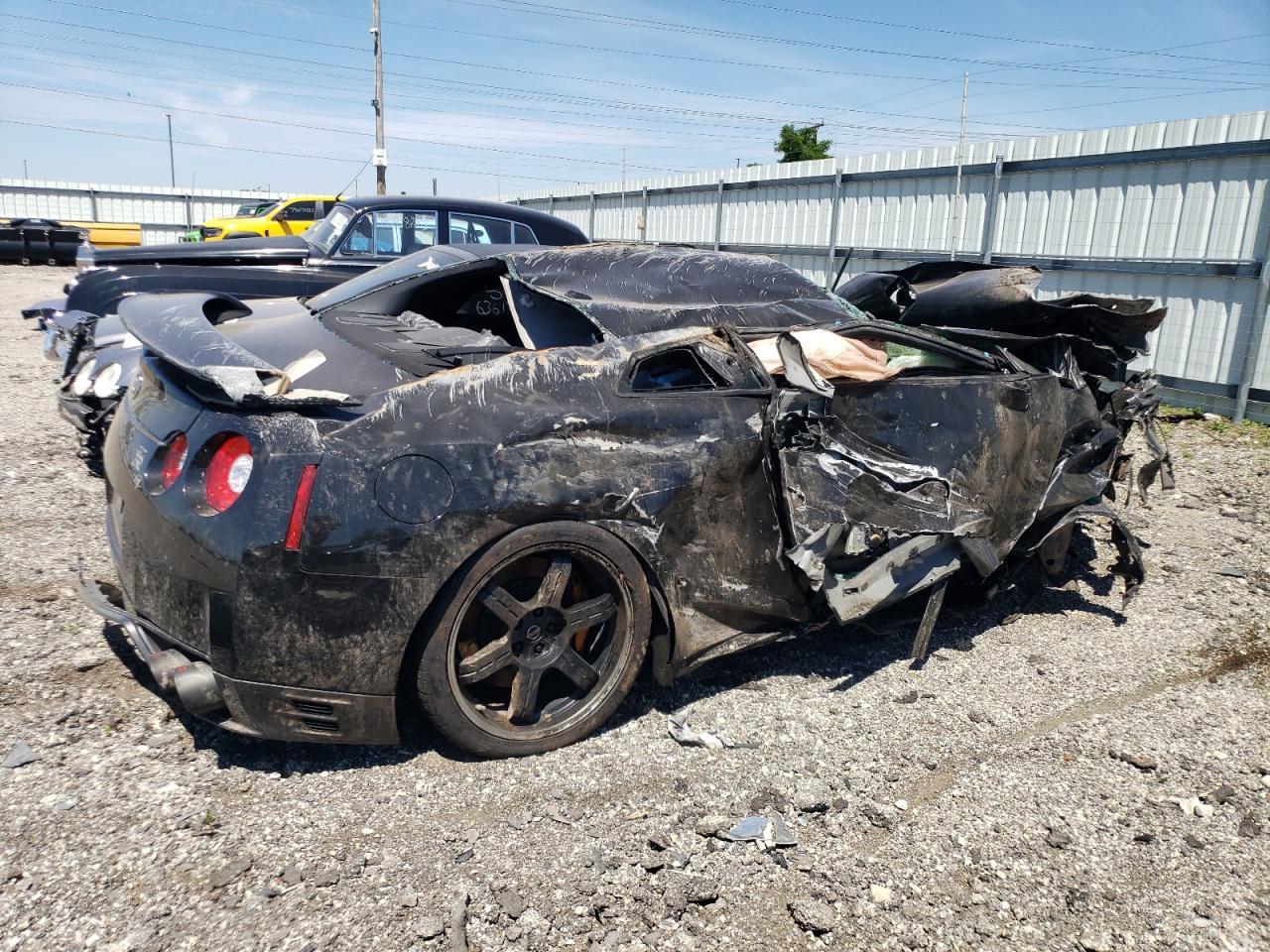 2012 NISSAN GT-R BASE - Фото 3