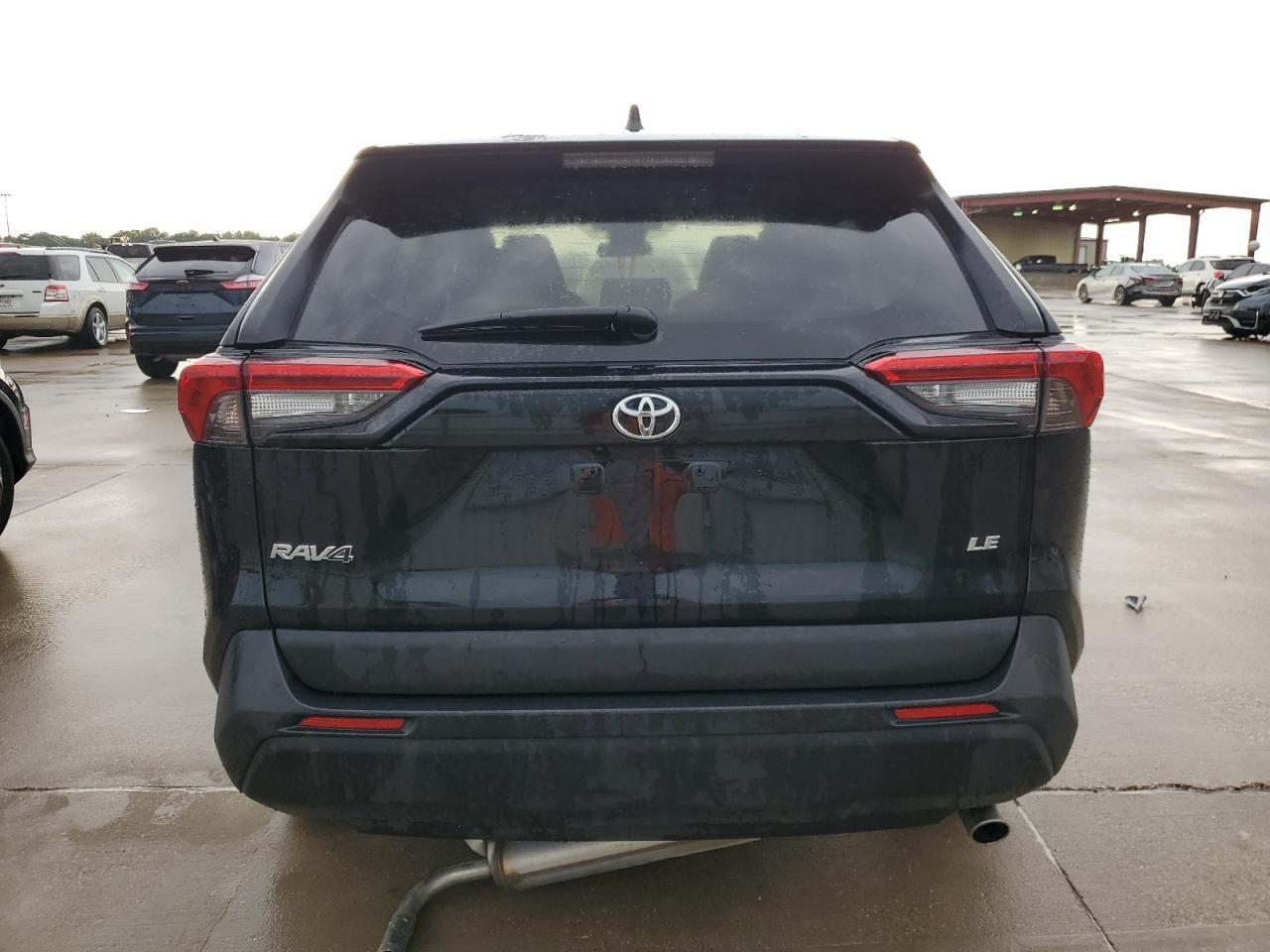 2023 TOYOTA RAV4 LE - Фото 6