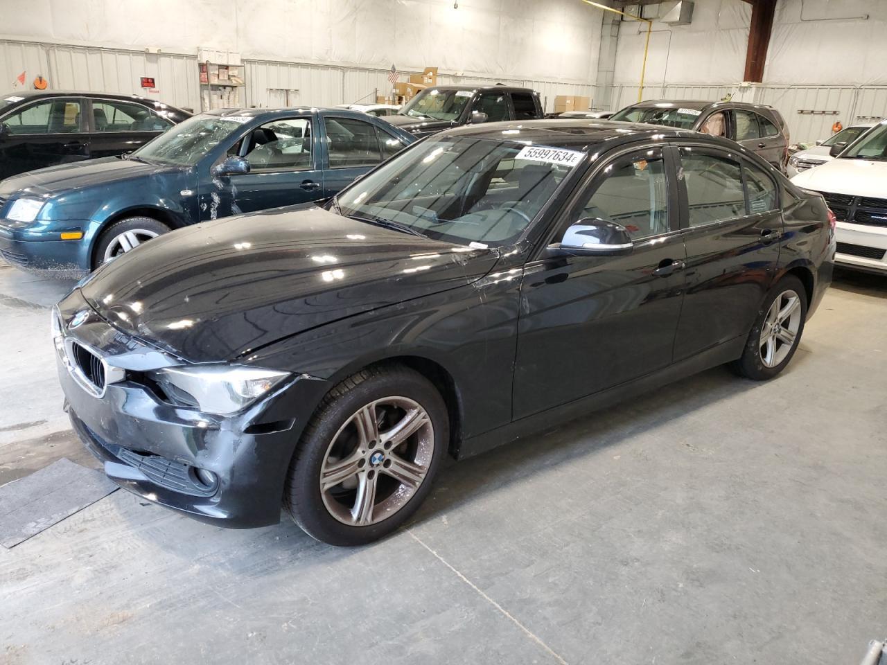 2013 BMW 320 I XDRI car image