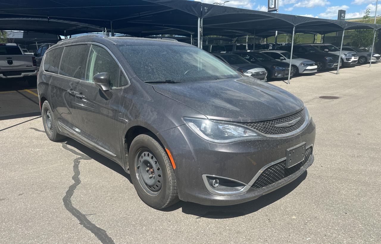 2017 CHRYSLER PACIFICA T car image