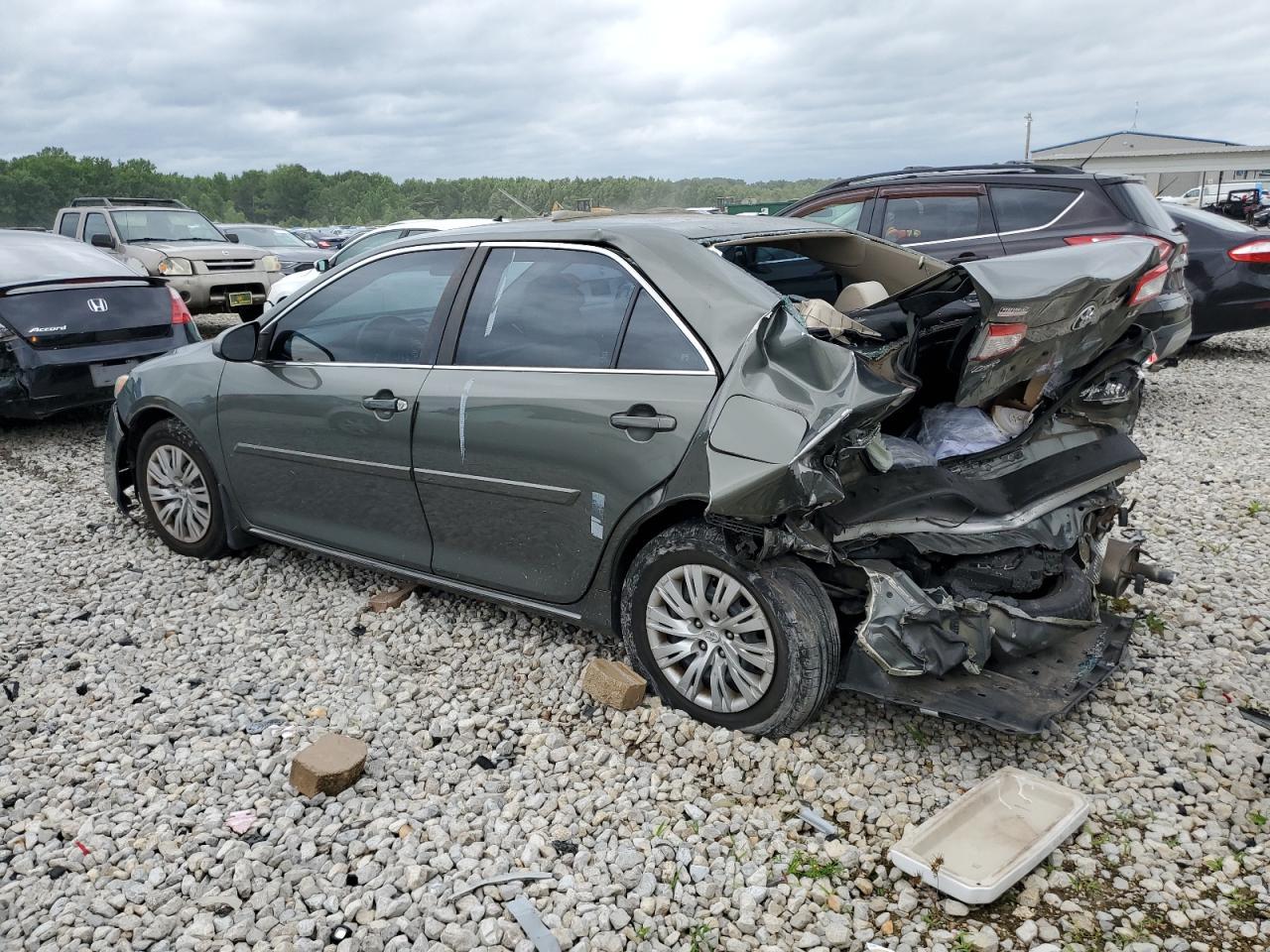 2013 TOYOTA CAMRY L - Фото 2
