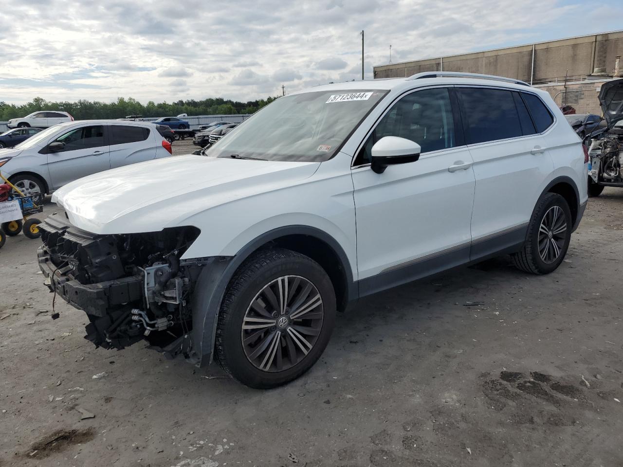 2018 VOLKSWAGEN TIGUAN SE car image