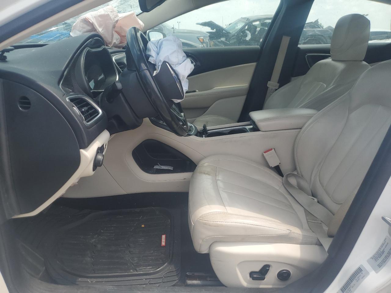 2015 CHRYSLER 200 C - Image 7