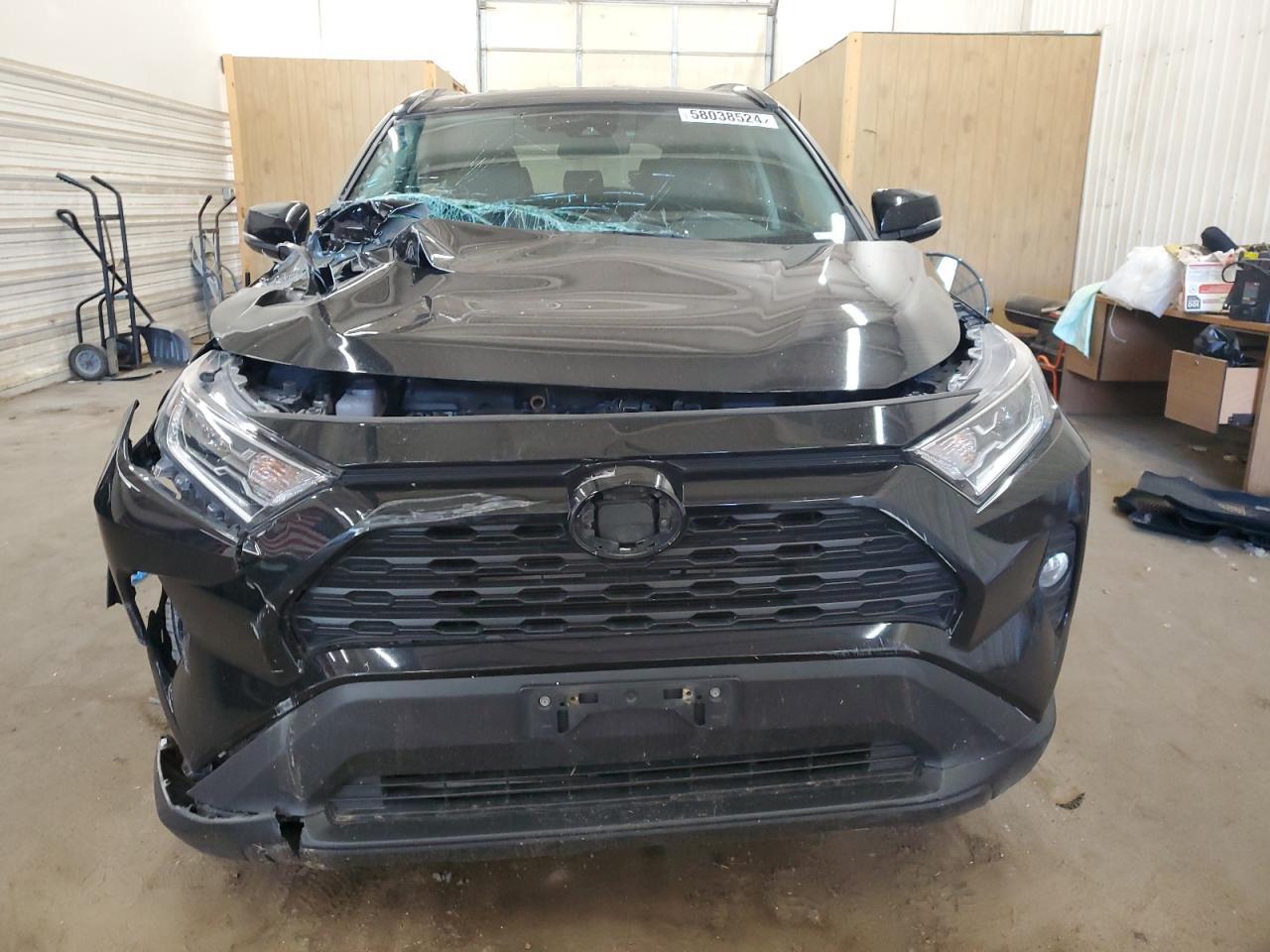 2020 TOYOTA RAV4 XLE - Image 5