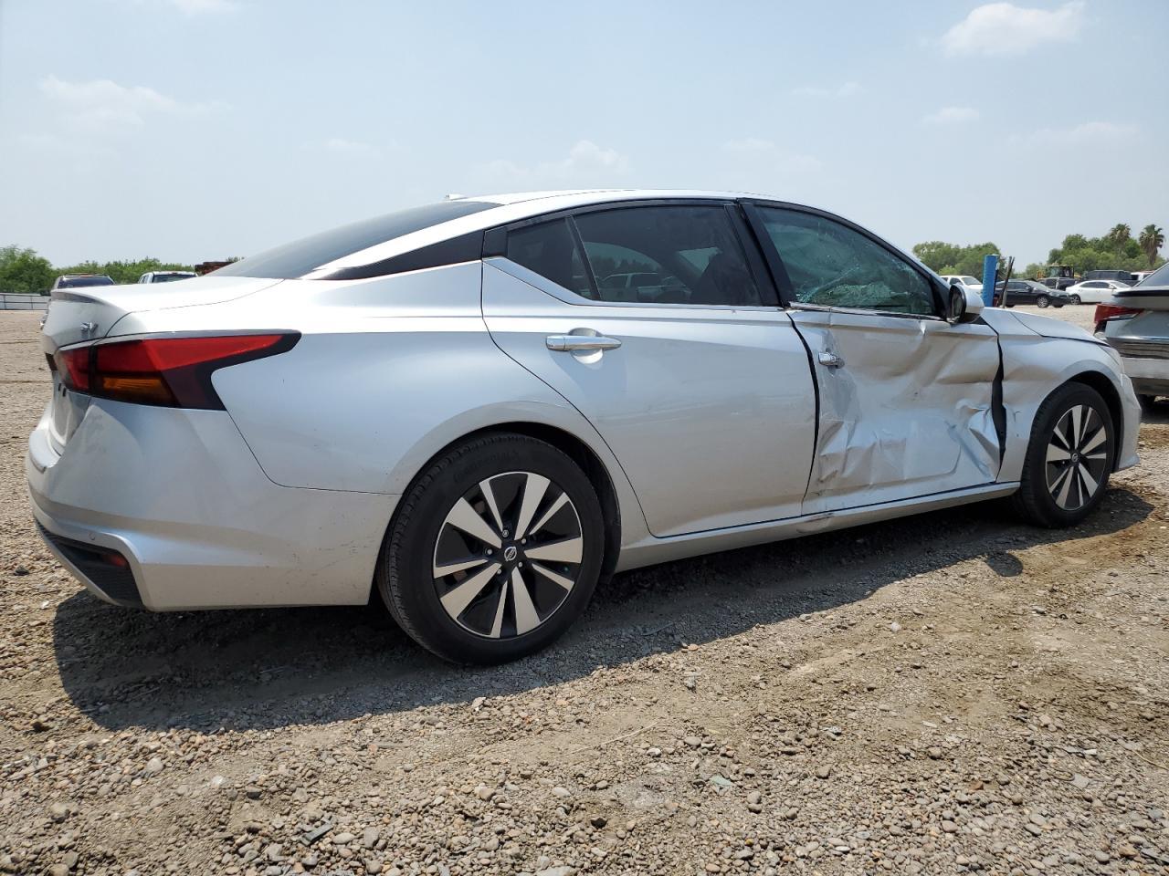 2022 NISSAN ALTIMA SV - Image 3