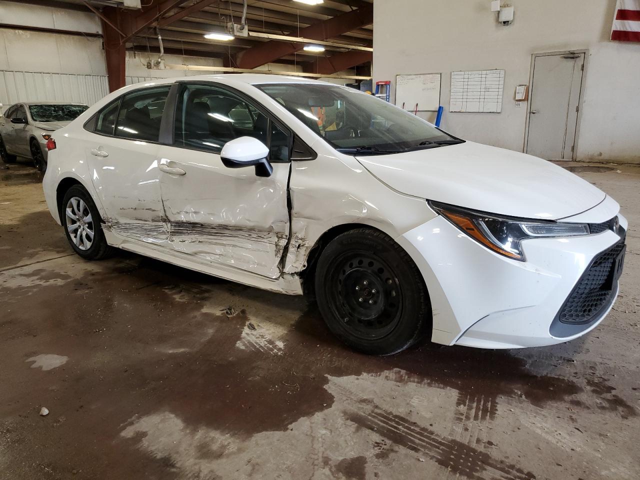 2020 TOYOTA COROLLA LE - Фото 4