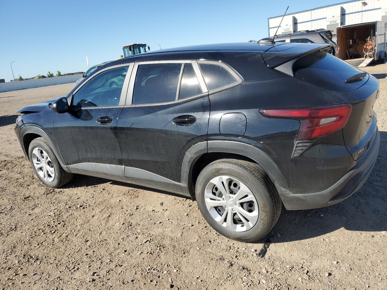 2024 CHEVROLET TRAX LS - Фото 2