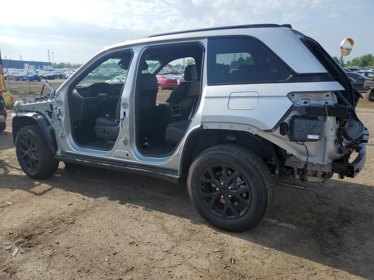 2024 JEEP GRAND CHER - Image 2