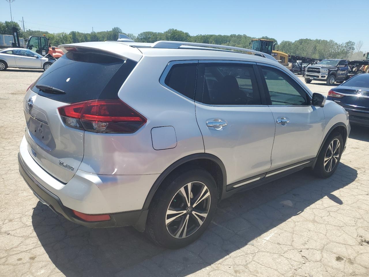 2018 NISSAN ROGUE S - Фото 3