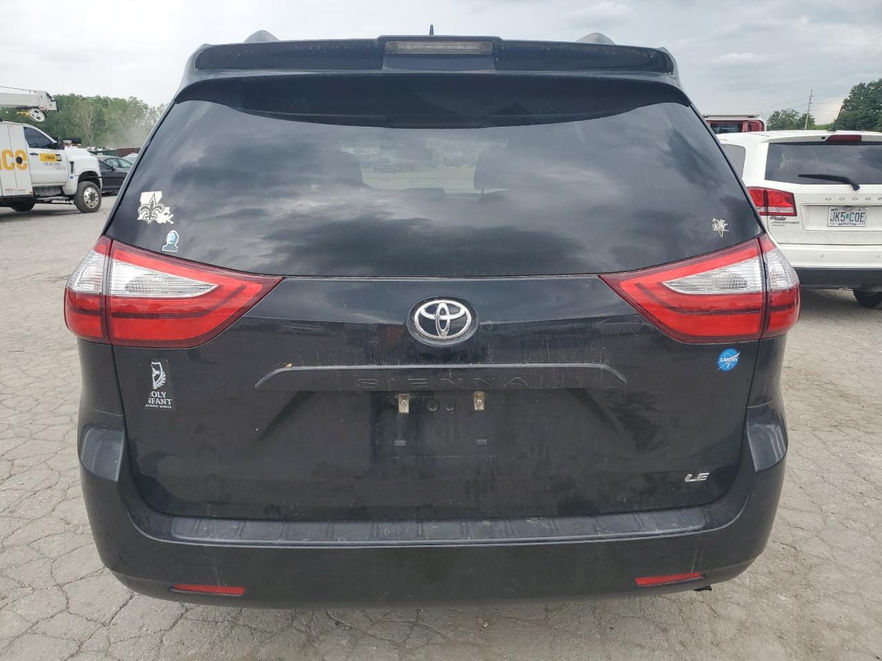 2019 TOYOTA SIENNA LE - Фото 6