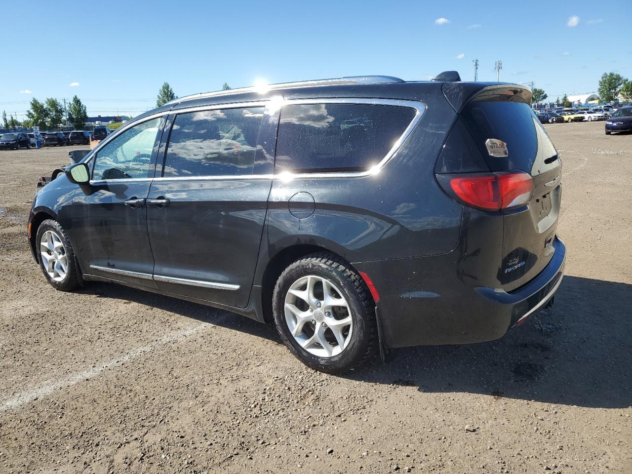 2017 CHRYSLER PACIFICA T - Image 2