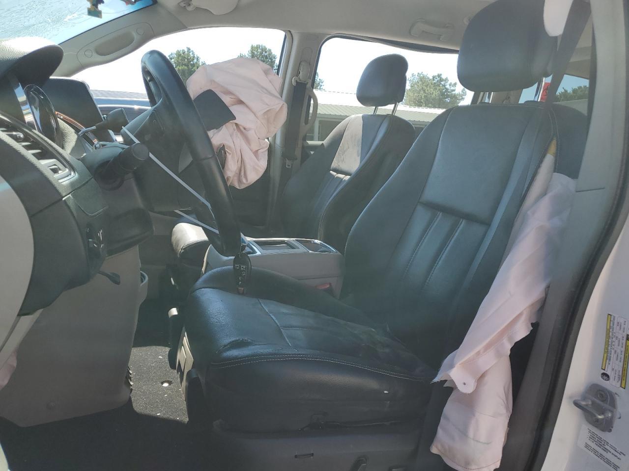2014 CHRYSLER TOWN & COU - Image 7