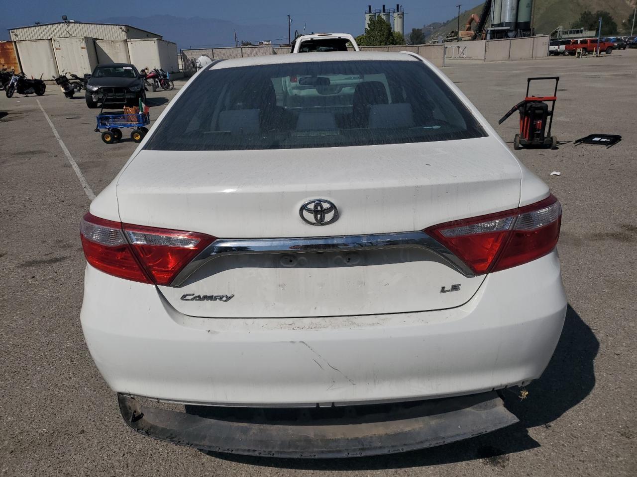 2015 TOYOTA CAMRY LE - Image 6
