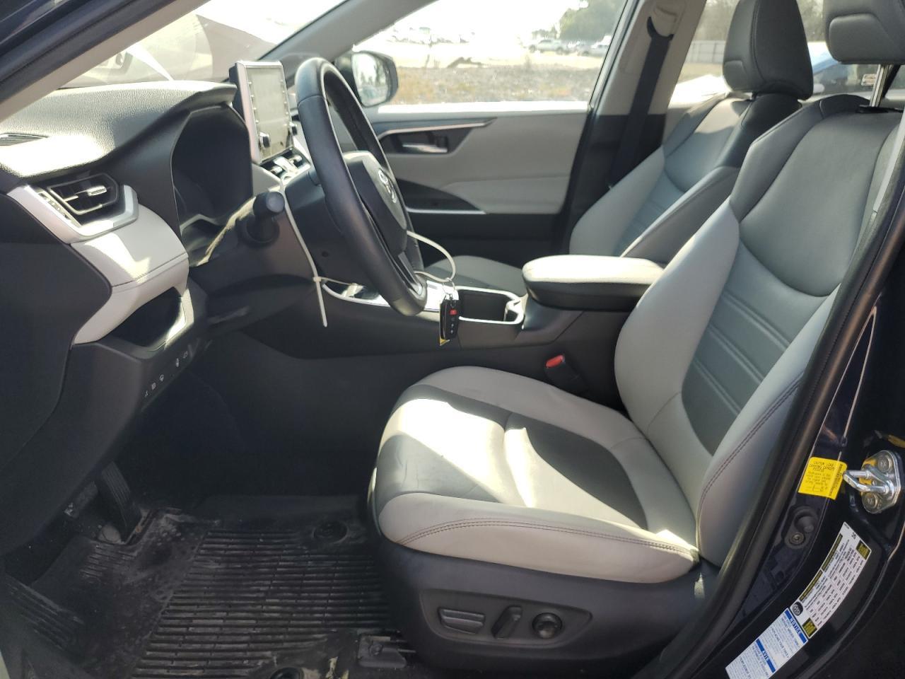 2022 TOYOTA RAV4 XLE P - Image 7