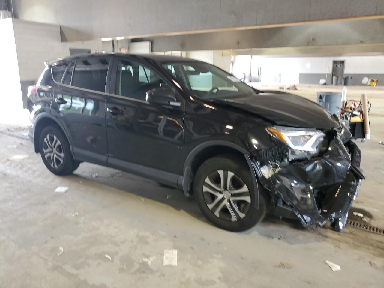 2018 TOYOTA RAV4 LE - Фото 4