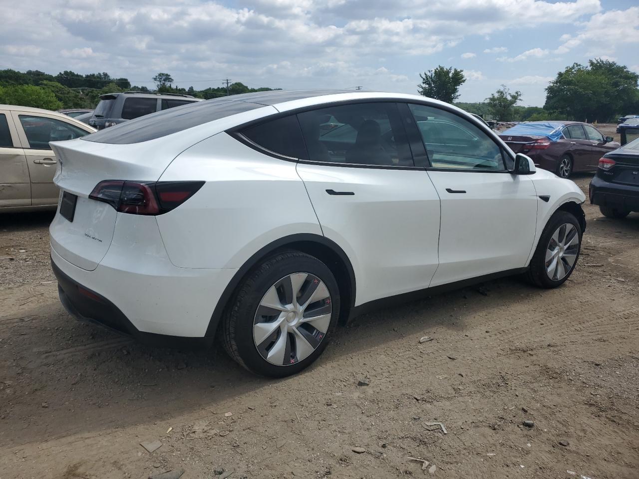 2023 TESLA MODEL Y - Фото 3