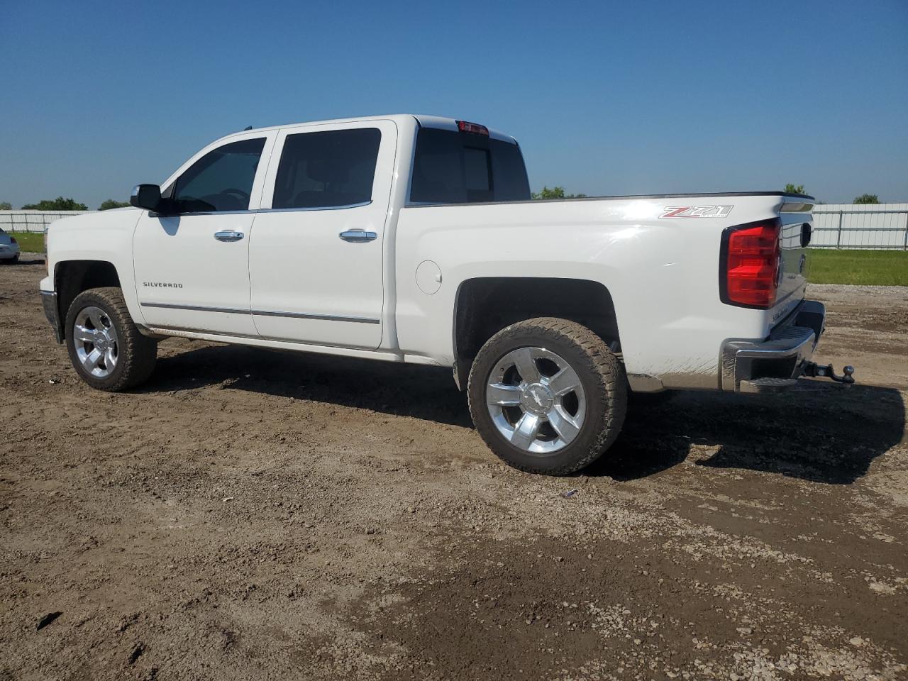 2015 CHEVROLET SILVERADO - Image 2
