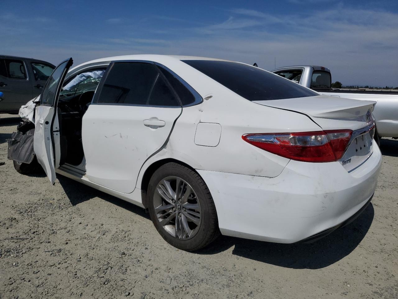 2016 TOYOTA CAMRY LE - Фото 2