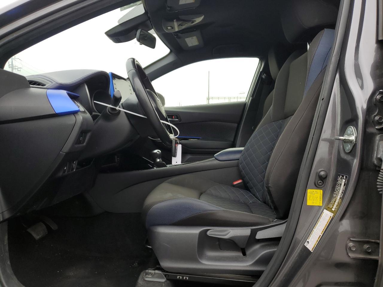 2021 TOYOTA C-HR XLE - Image 7