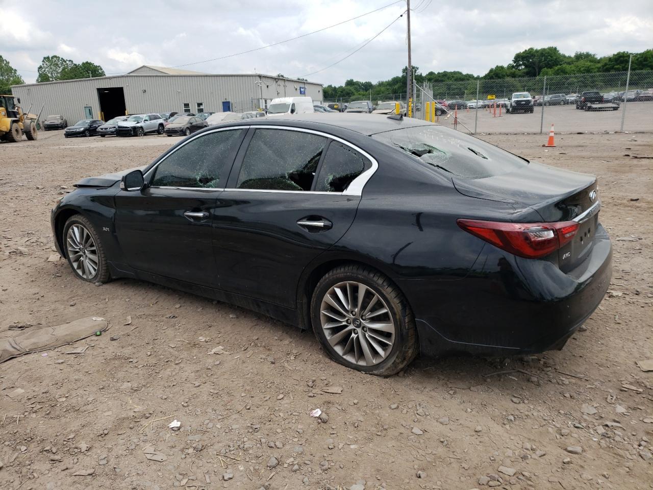 2018 INFINITI Q50 LUXE - Image 2