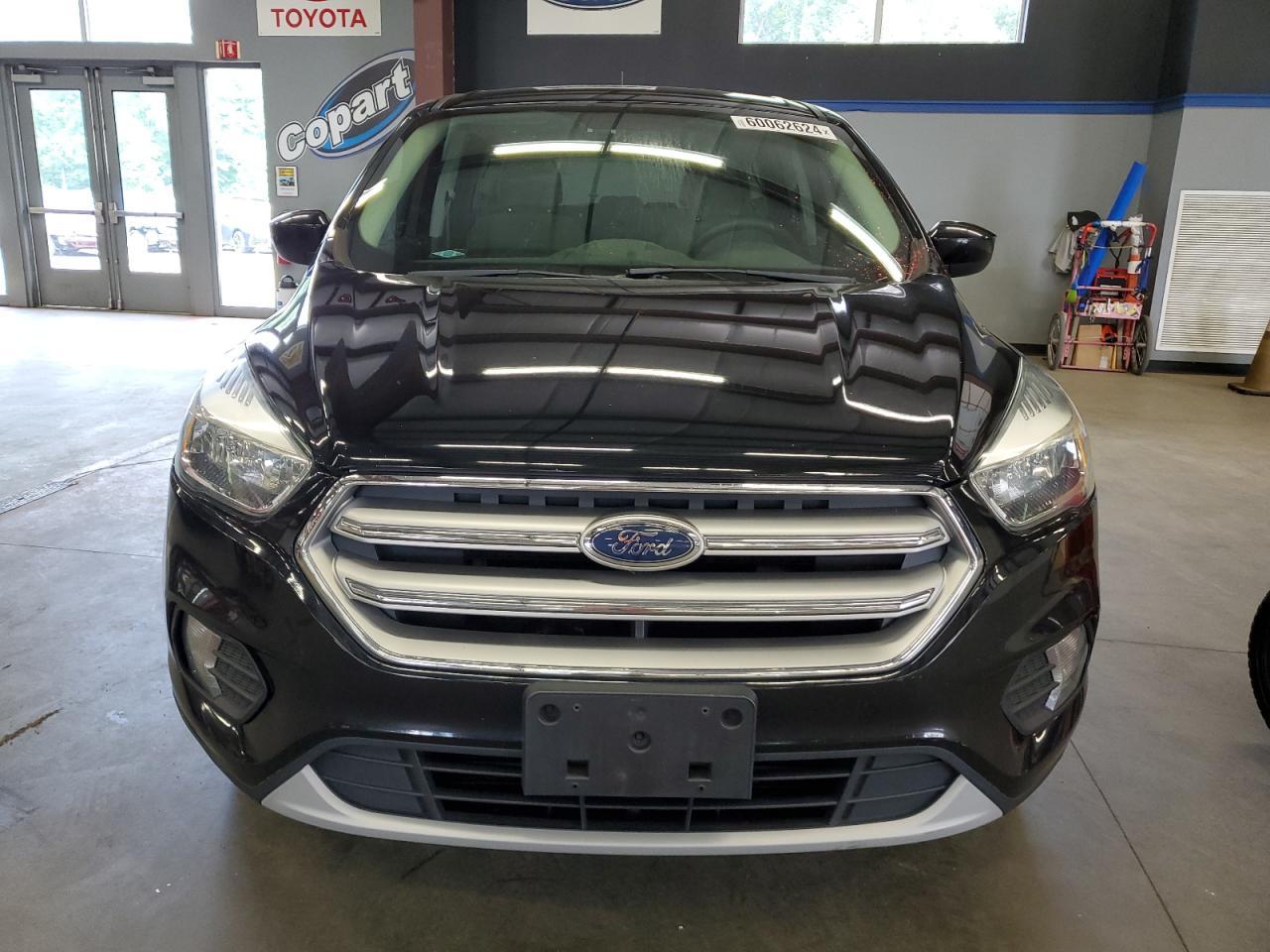 2017 FORD ESCAPE SE - Фото 5