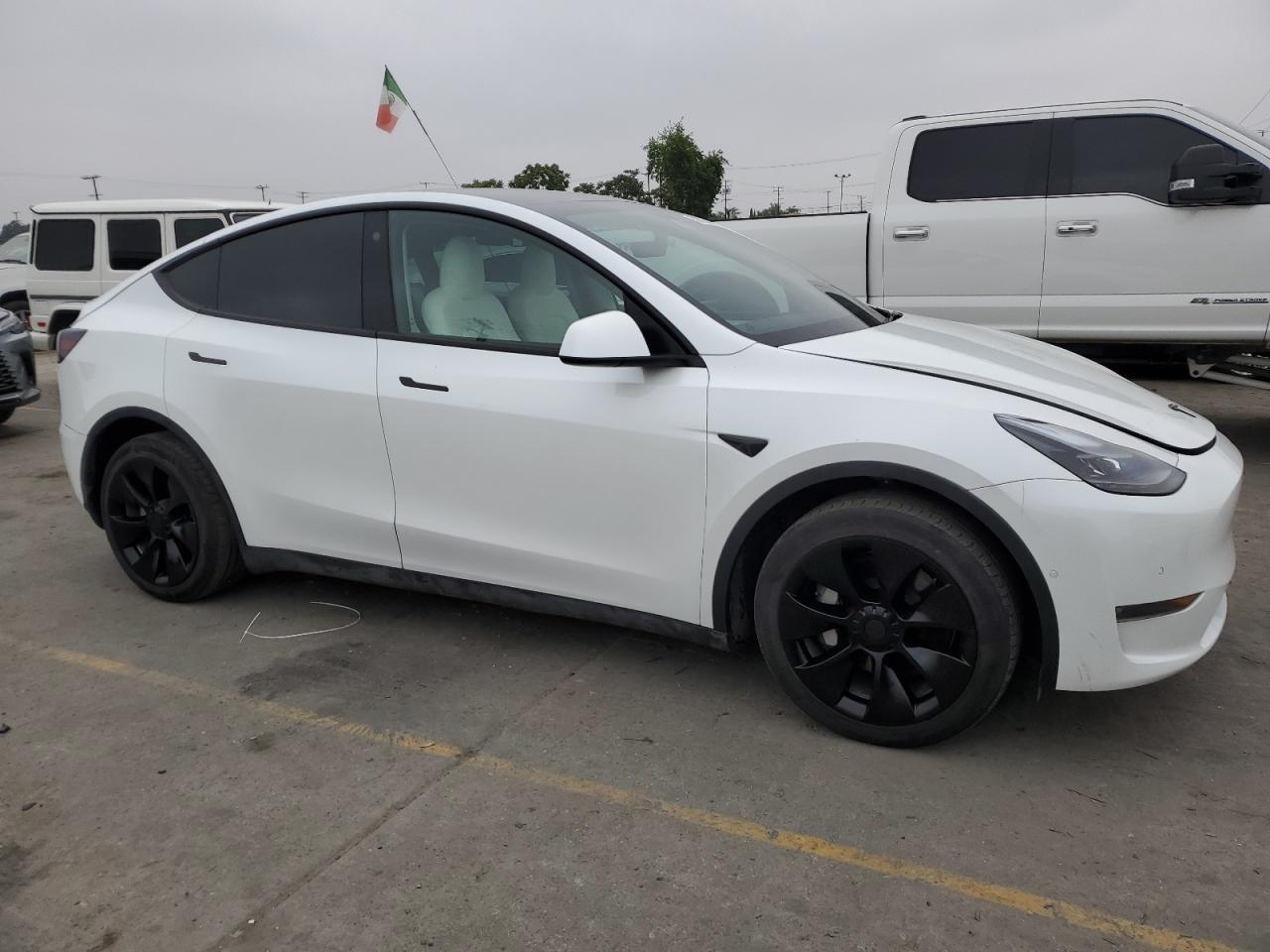 2022 TESLA MODEL Y - Image 4