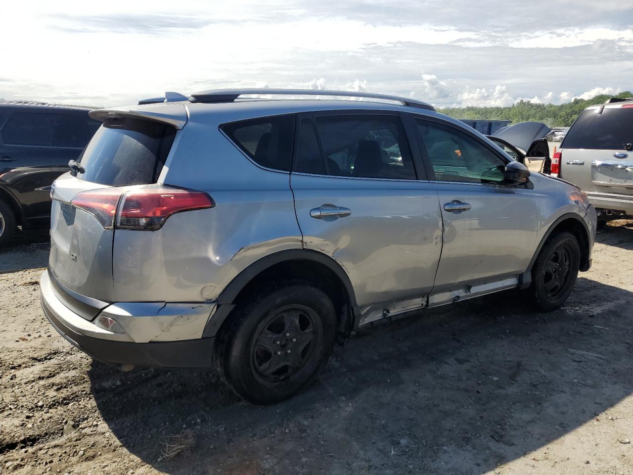 2018 TOYOTA RAV4 LE - Image 3