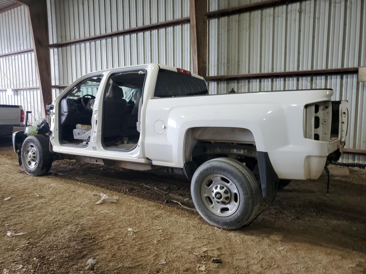2016 CHEVROLET SILVERADO - Image 2