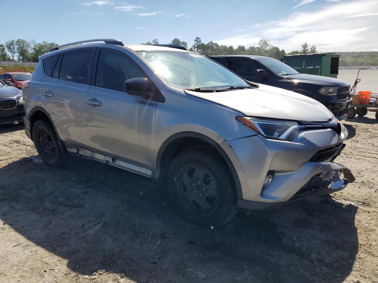 2018 TOYOTA RAV4 LE - Image 4