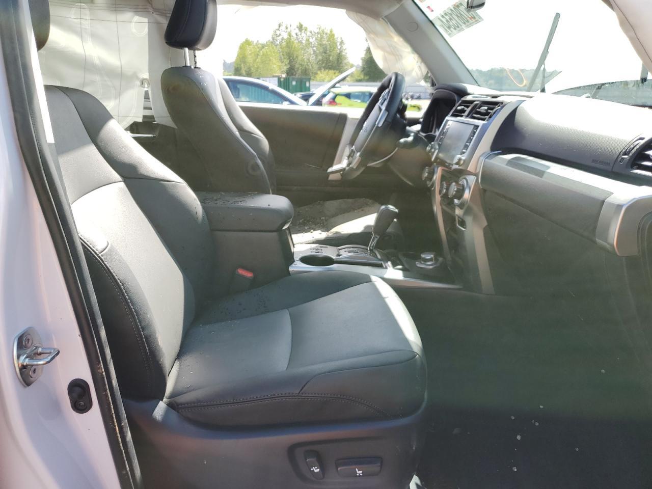 2024 TOYOTA 4RUNNER SR - Image 7