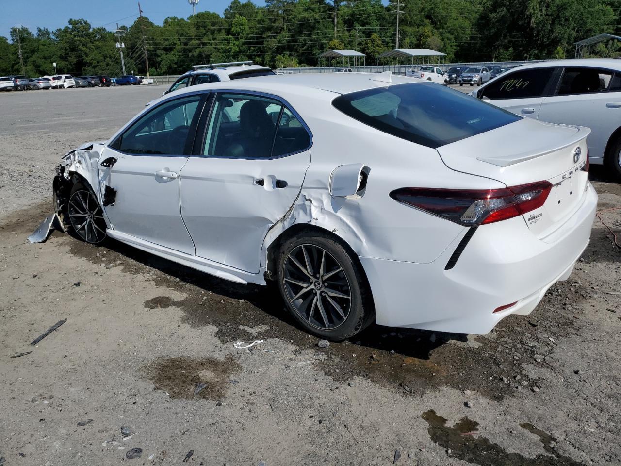 2021 TOYOTA CAMRY SE - Image 2