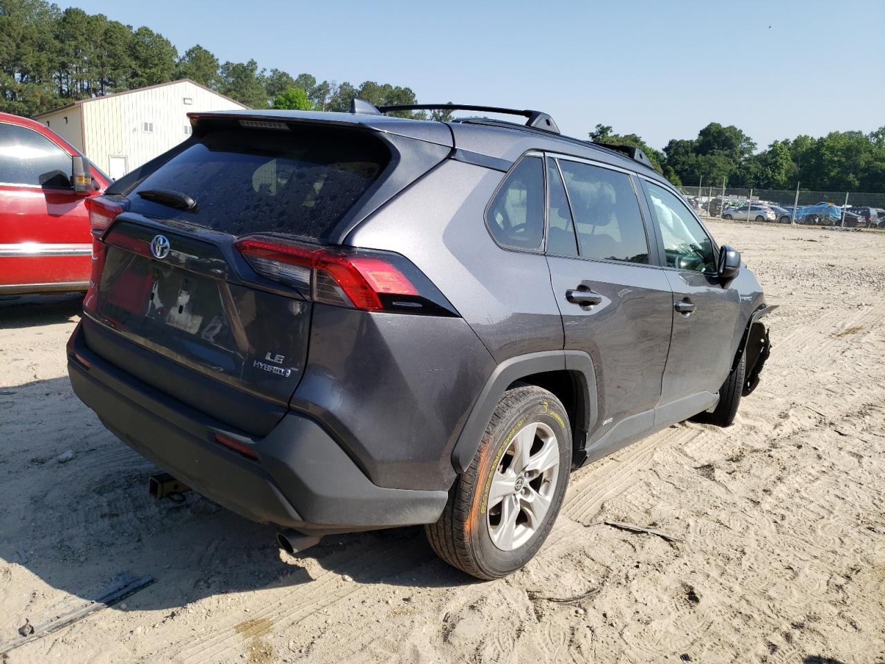 2021 TOYOTA RAV4 LE - Фото 3