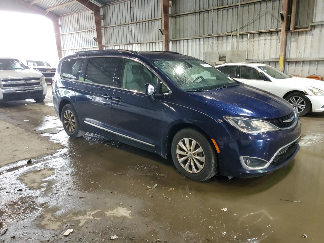 2017 CHRYSLER PACIFICA T - Image 4