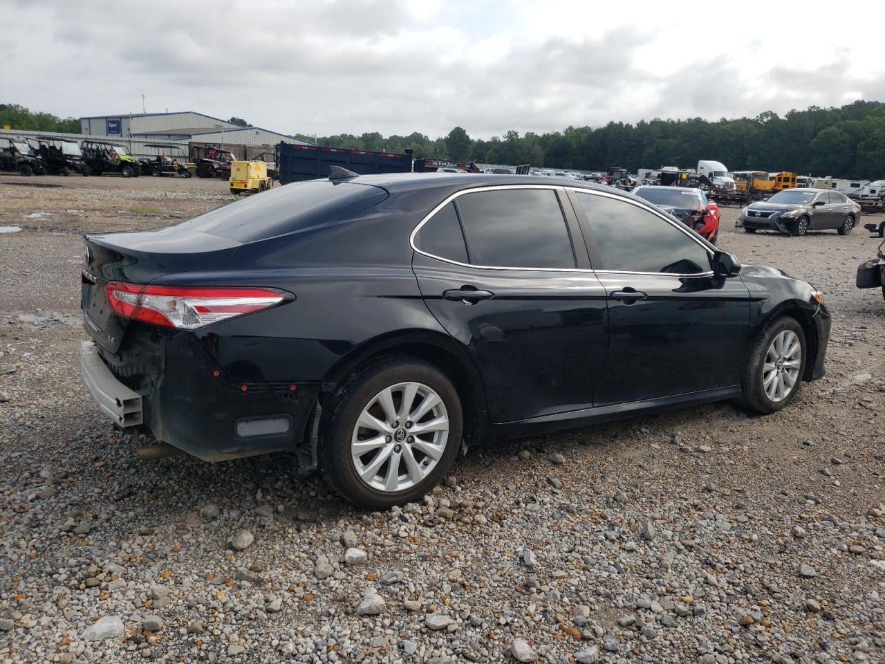 2020 TOYOTA CAMRY LE - Фото 3